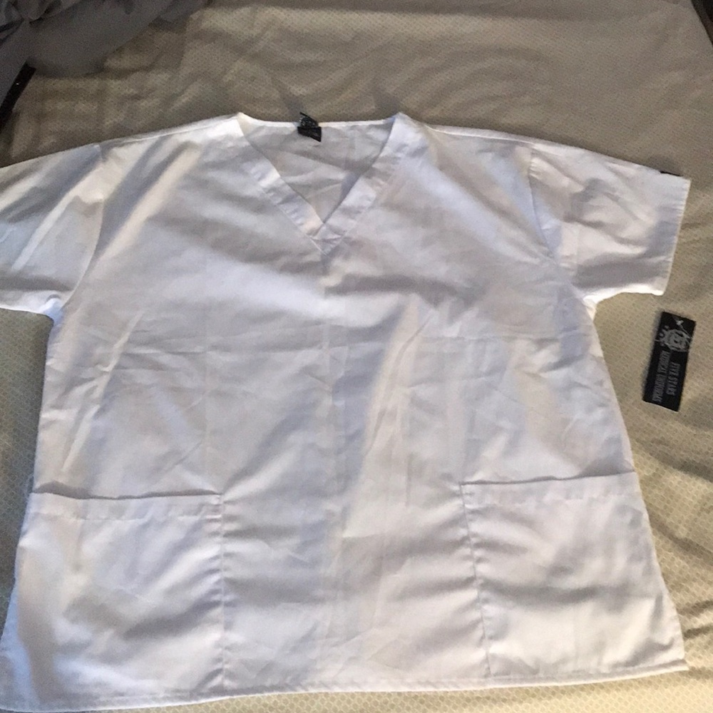 White Medical Uniform Top
35%Cotton
65% Polyester
